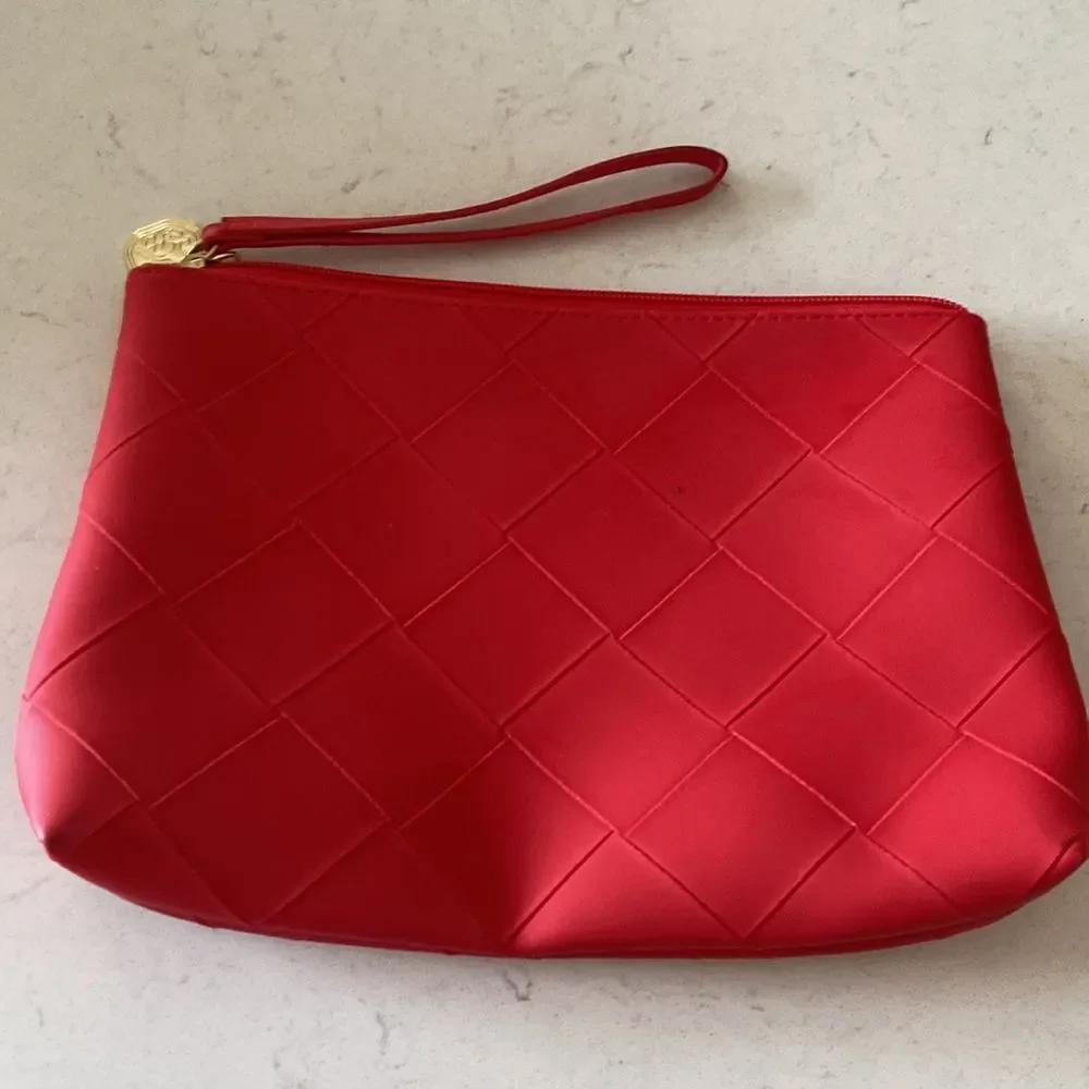 Shiseido Ginza Tokyo Waterproof PVC Cosmetic Makeup‎ Bag Red Quilted Women's Bag